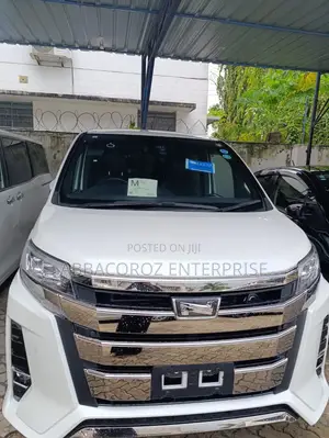 Toyota Noah 1.8 FWD Hybrid (7 seater) 2018 White