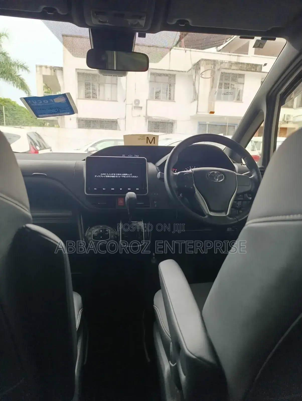 Toyota Noah 1.8 FWD Hybrid (7 seater) 2018 White