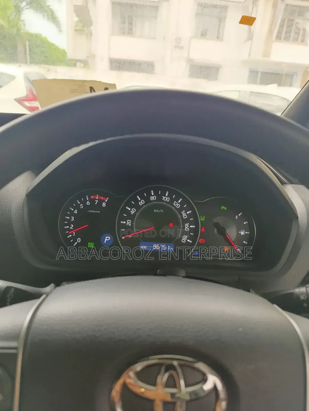 Toyota Noah 1.8 FWD Hybrid (7 seater) 2018 White