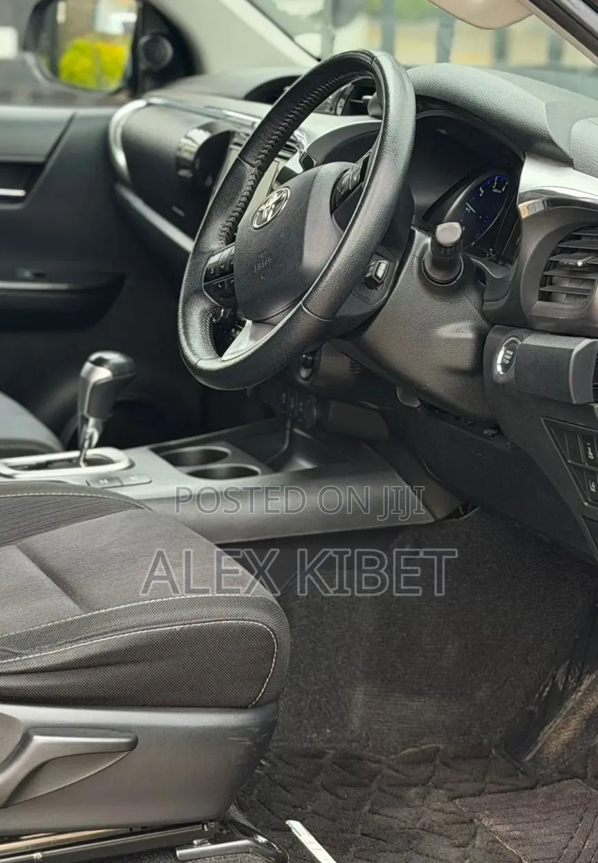 Toyota Hilux 2019 Black
