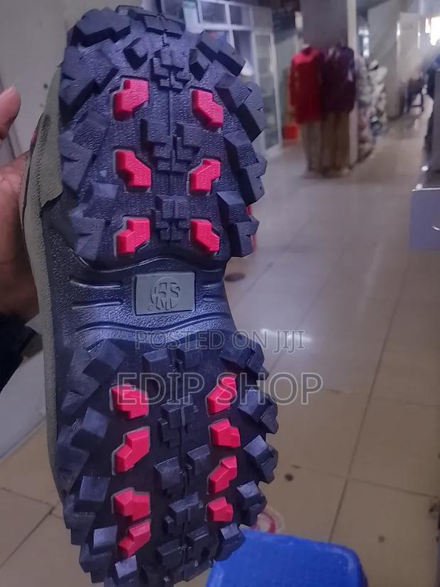 Anti Slip Skyview Quality Boots - thumbnail 2