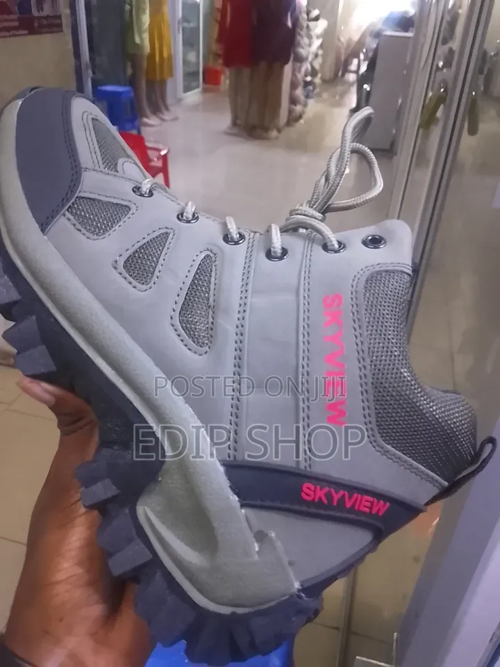 Anti Slip Skyview Quality Boots