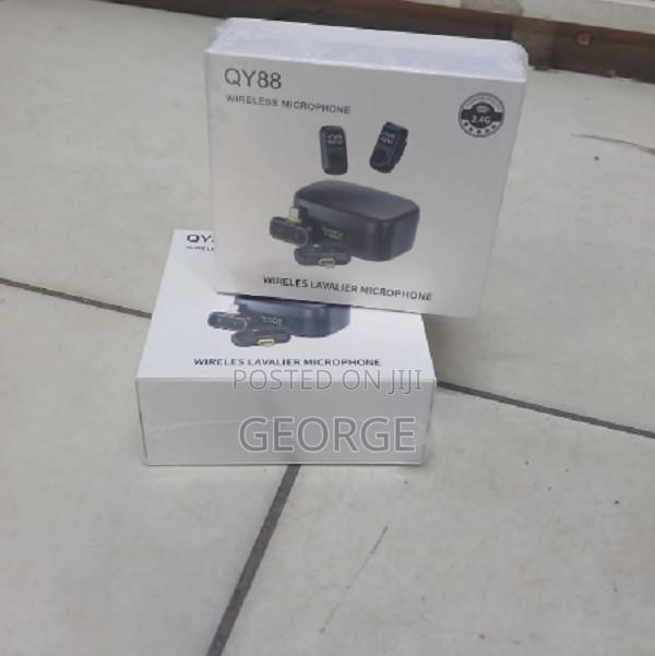 Qy88 Wireless Microphone: Clear and Convenient Audio Recording