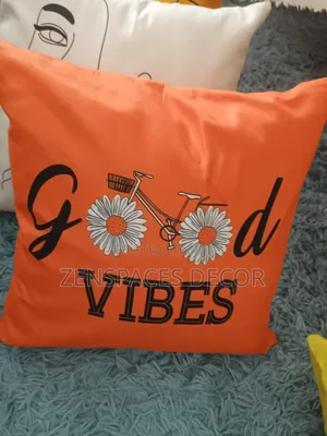 Good Vibes Throwpillow Case