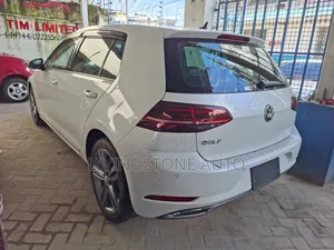 Volkswagen Golf 2019 Pearl