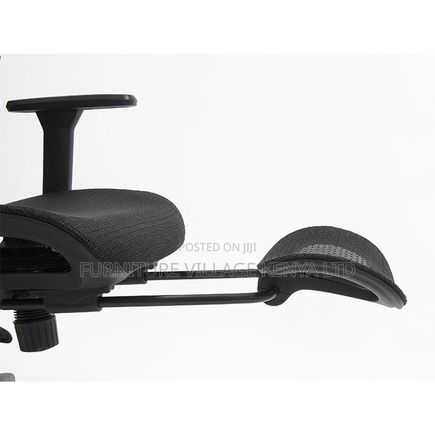 Home Mesh Chair With Footrest. - thumbnail 4