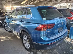 Volkswagen Tiguan 2018 Blue