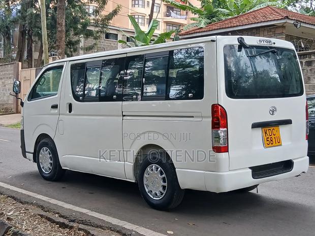 Toyota HiAce 2014 White - thumbnail 4