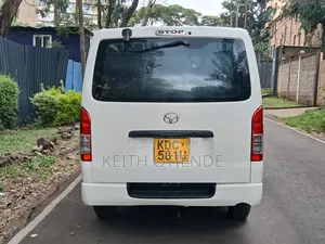 Toyota HiAce 2014 White