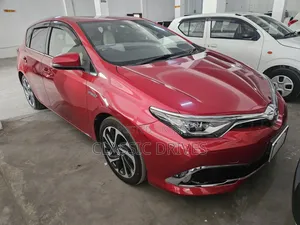 Toyota Auris 2019 Red