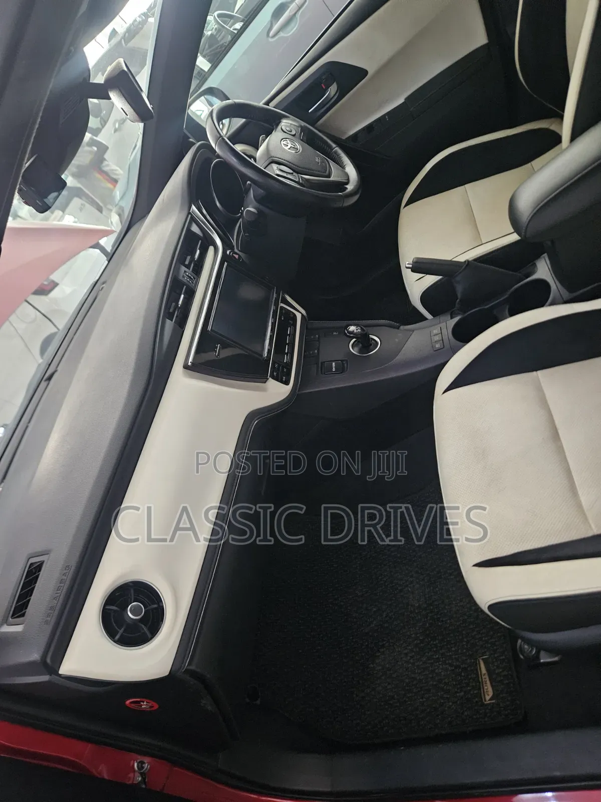 Toyota Auris 2019 Red