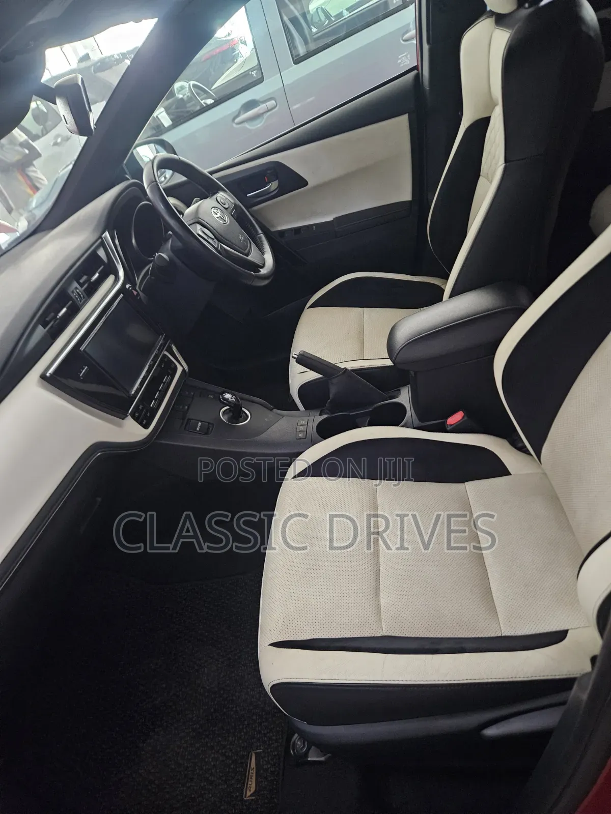 Toyota Auris 2019 Red