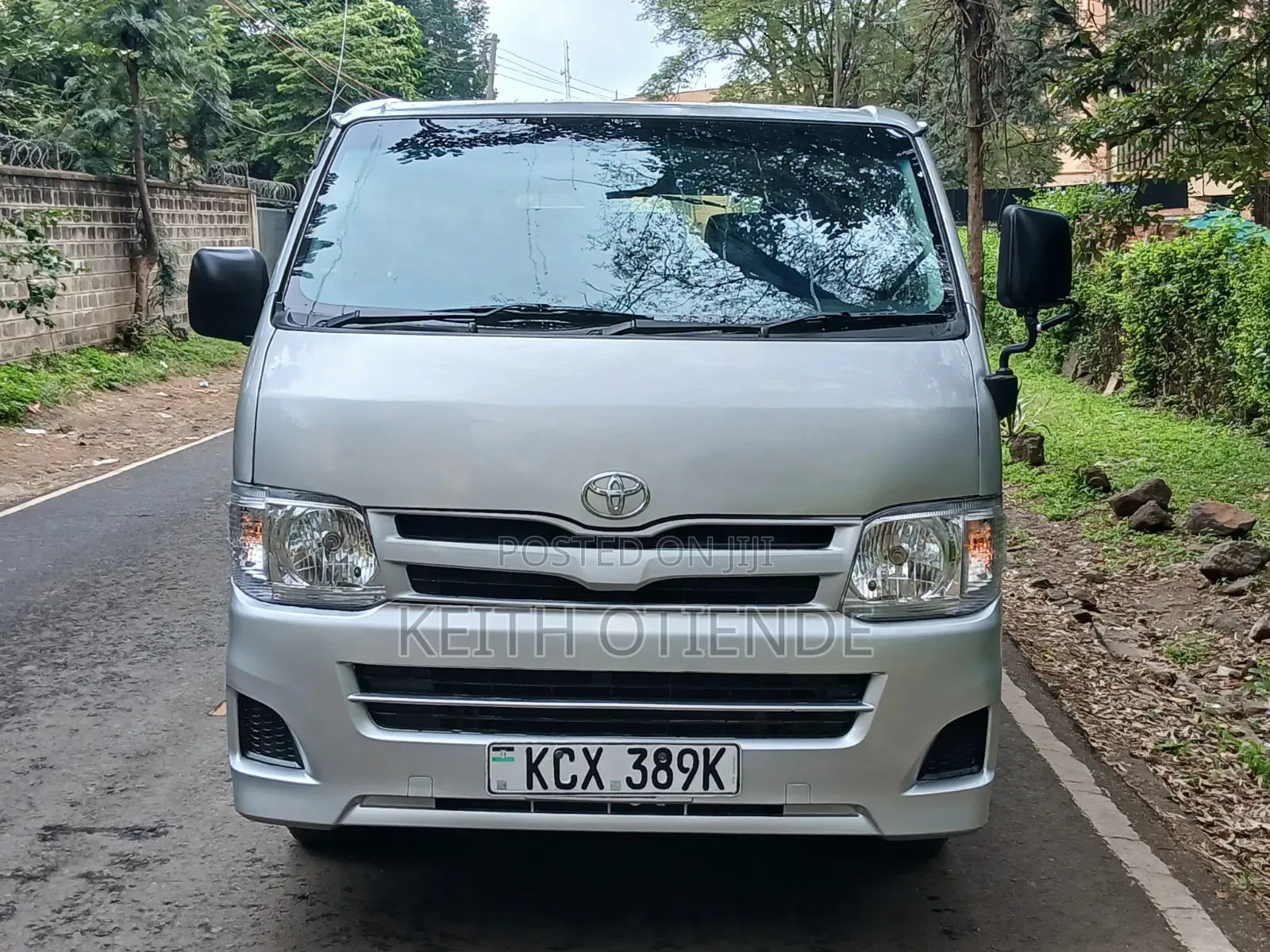 Toyota HiAce 2013 Silver