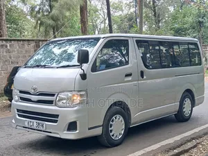 Toyota HiAce 2013 Silver