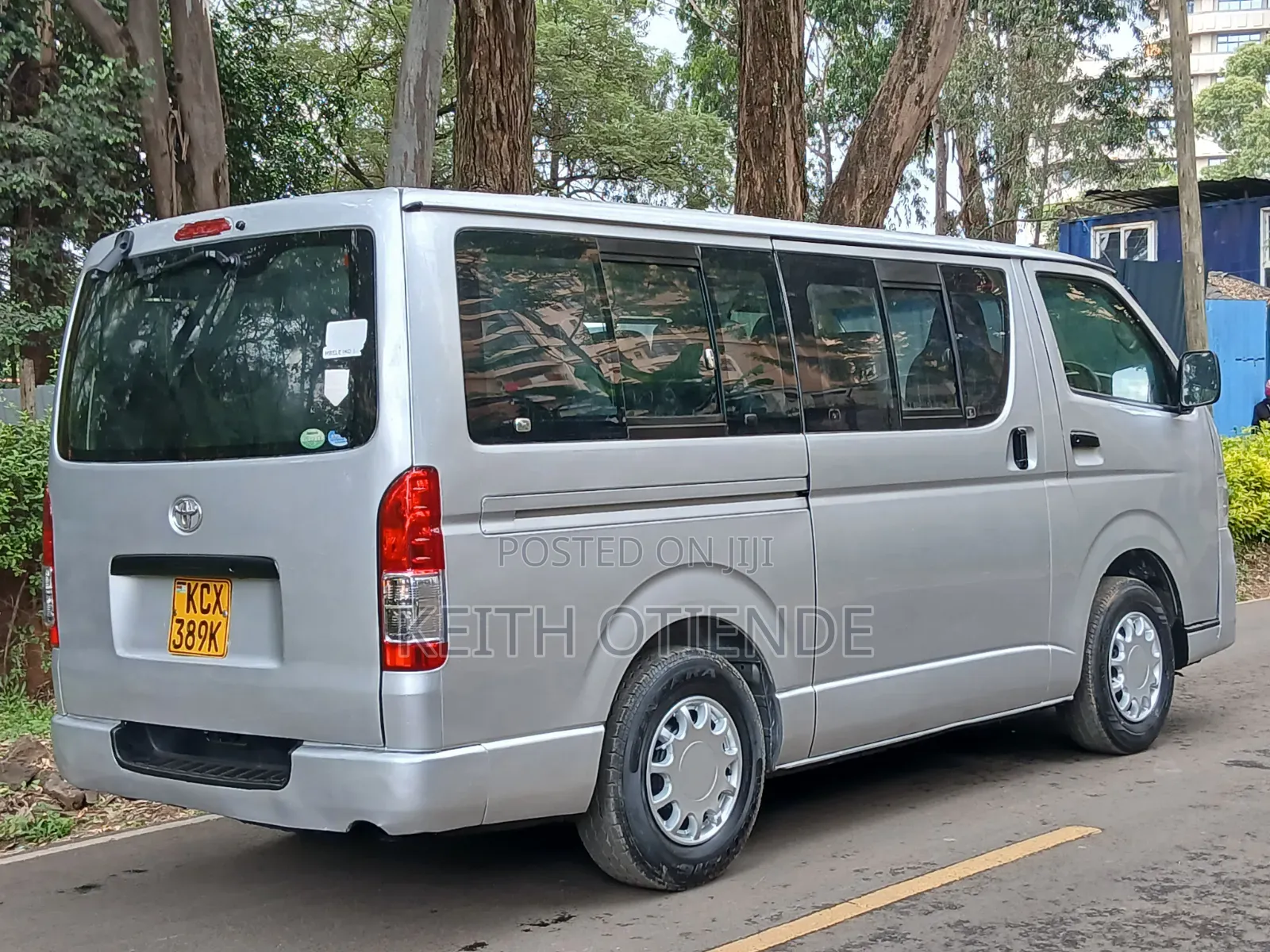 Toyota HiAce 2013 Silver