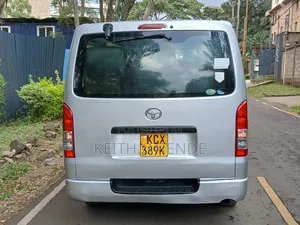 Toyota HiAce 2013 Silver