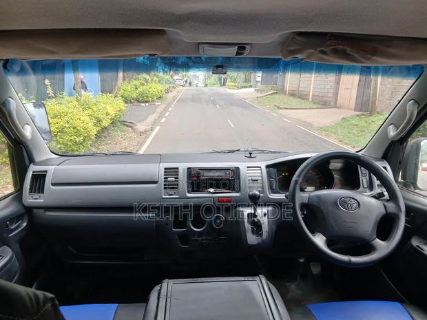 Toyota HiAce 2013 Silver - thumbnail 9