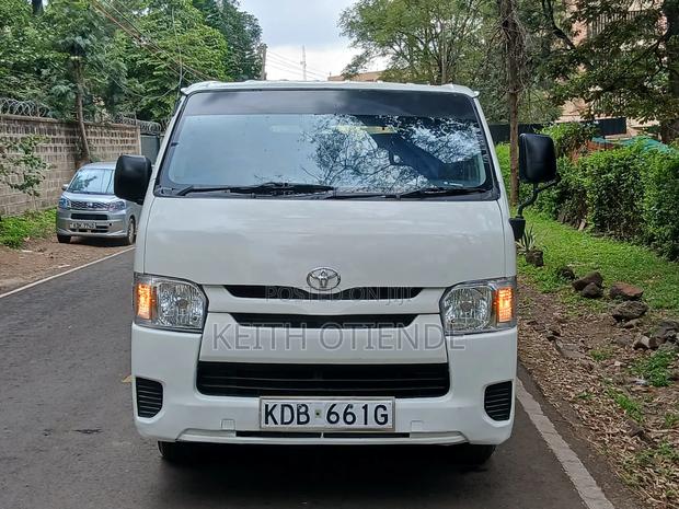 Toyota HiAce 2014 White
