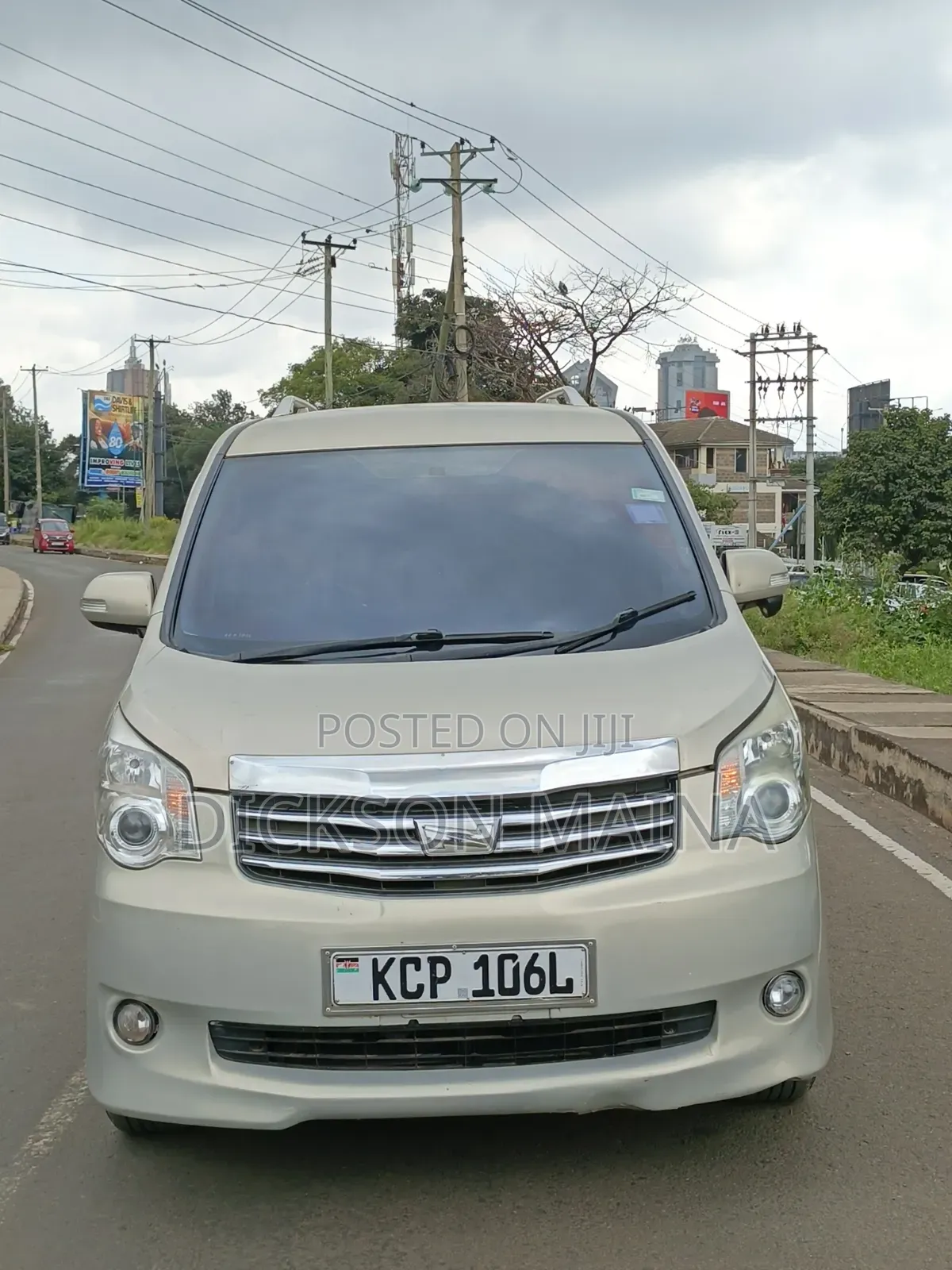Toyota Noah 2010 Beige