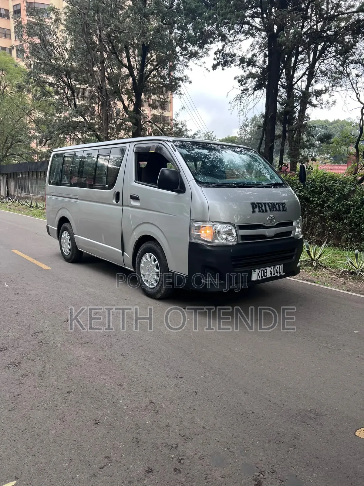Toyota HiAce 2014 Silver
