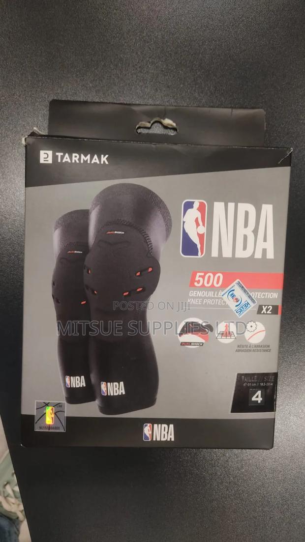 Tarmak Basketball Knee Protection