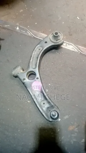 Control Arm Daihatsu Mira