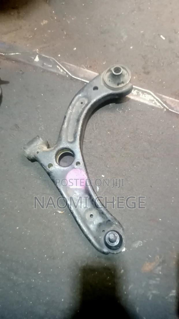 Control Arm Daihatsu Mira