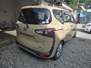 Toyota Sienta 2020