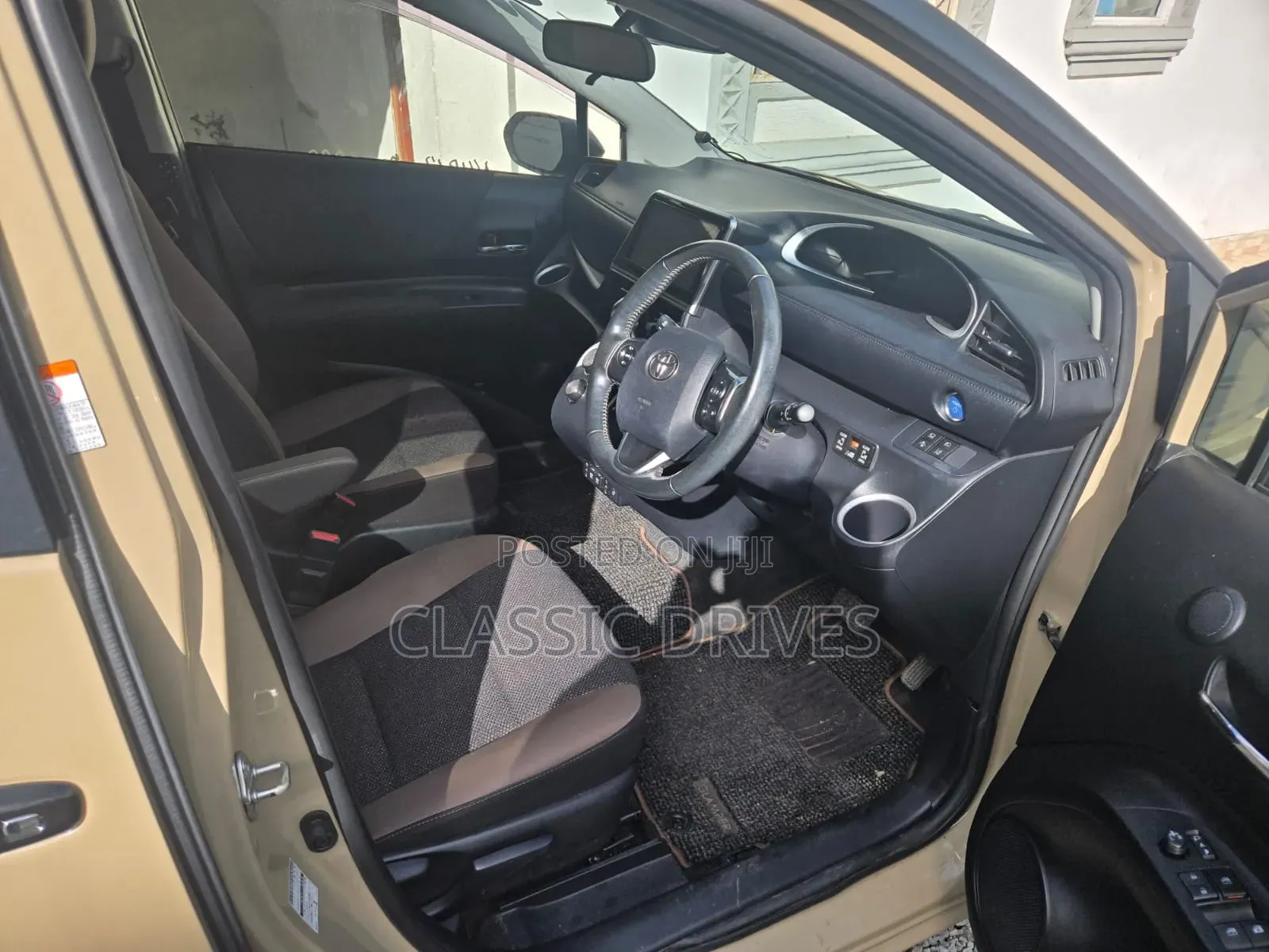 Toyota Sienta 2020