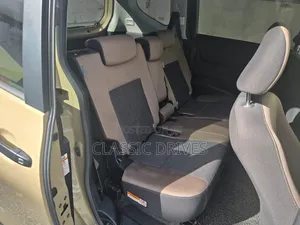 Toyota Sienta 2020