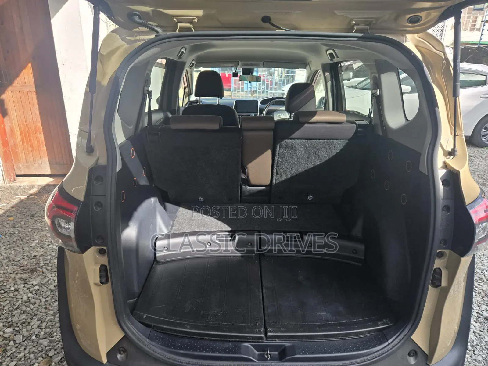 Toyota Sienta 2020