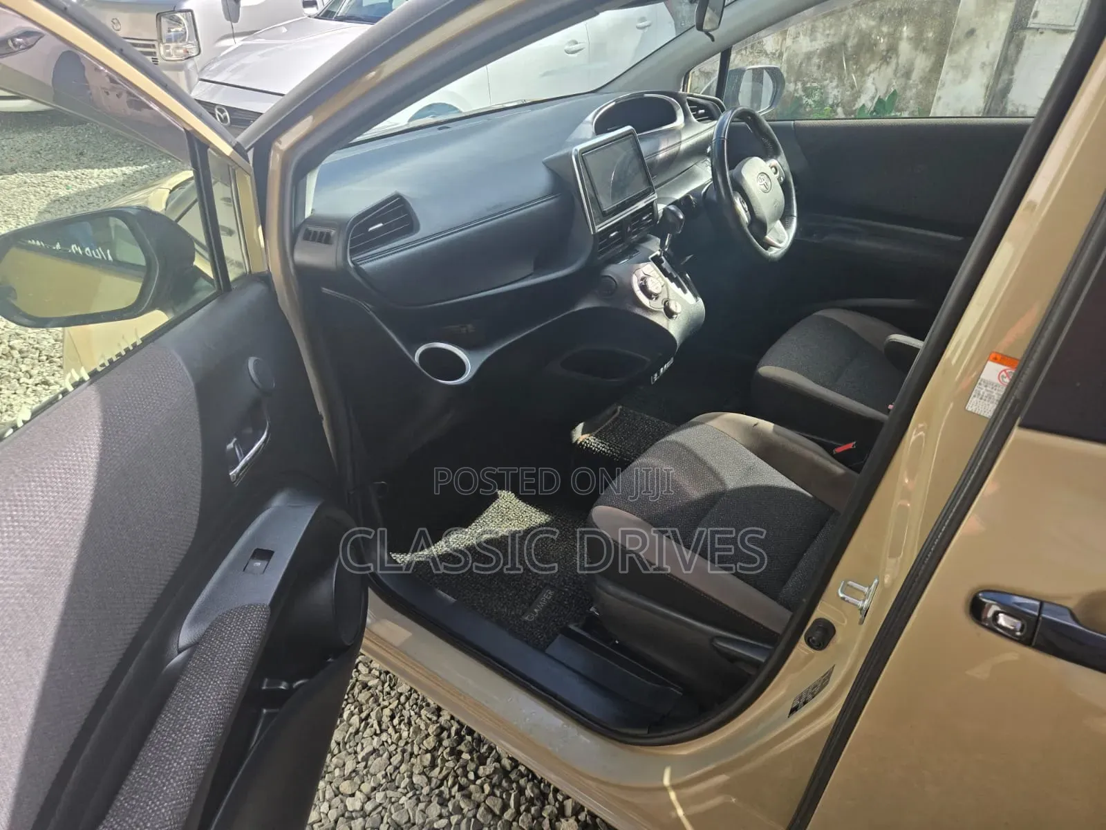 Toyota Sienta 2020