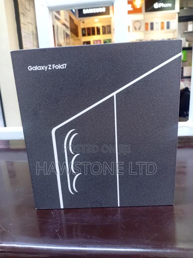New Samsung Galaxy Z Fold7 256 GB Black - thumbnail 2