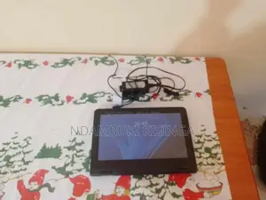 Laptop Lenovo 300e 4GB Intel Celeron HDD+SSD 500GB