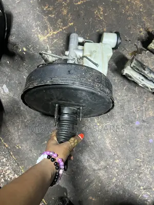 Hilux Vigo Brake Booster