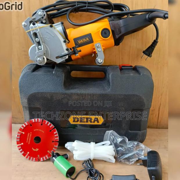Dera Wall Chaser With 2500 Watts 