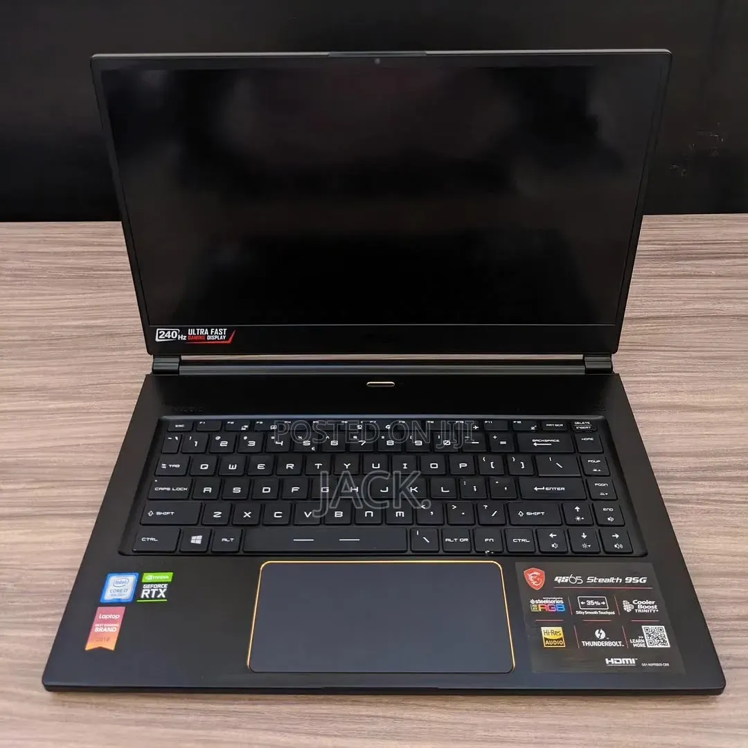 Laptop MSI Creator 17 B11UG-414 16GB Intel Core i7 SSD 512GB