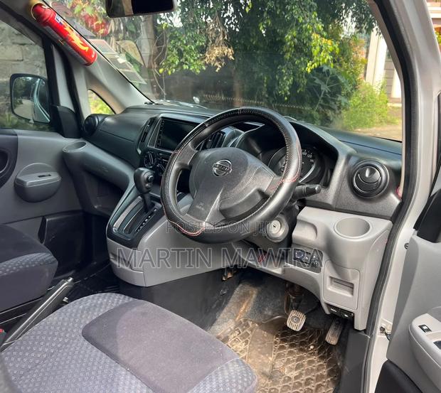 Nissan NV200 2018 Silver - thumbnail 10