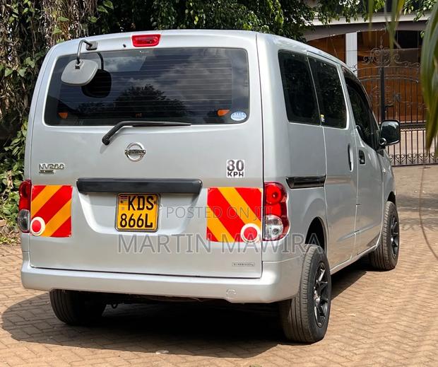 Nissan NV200 2018 Silver - thumbnail 8