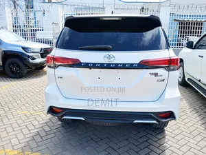 Toyota Fortuner 2.8 D AWD 2019 White