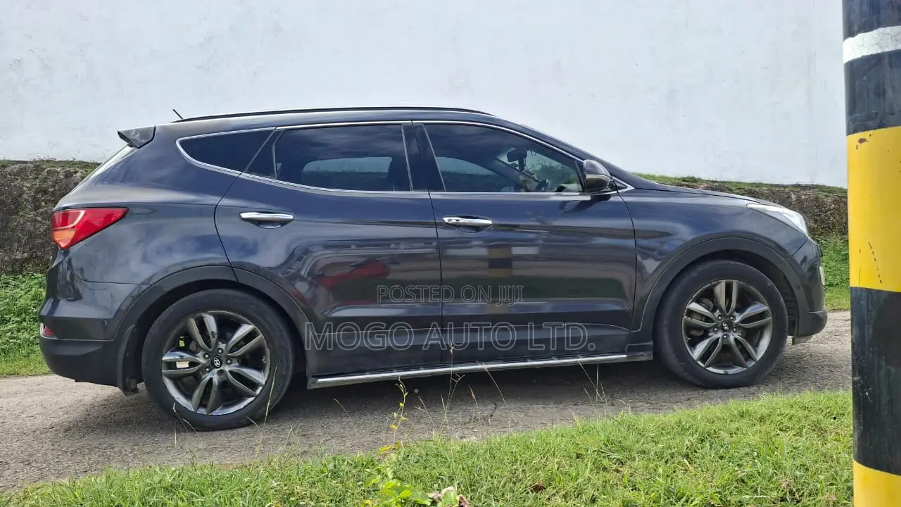 Hyundai Santa Fe 2015 Blue