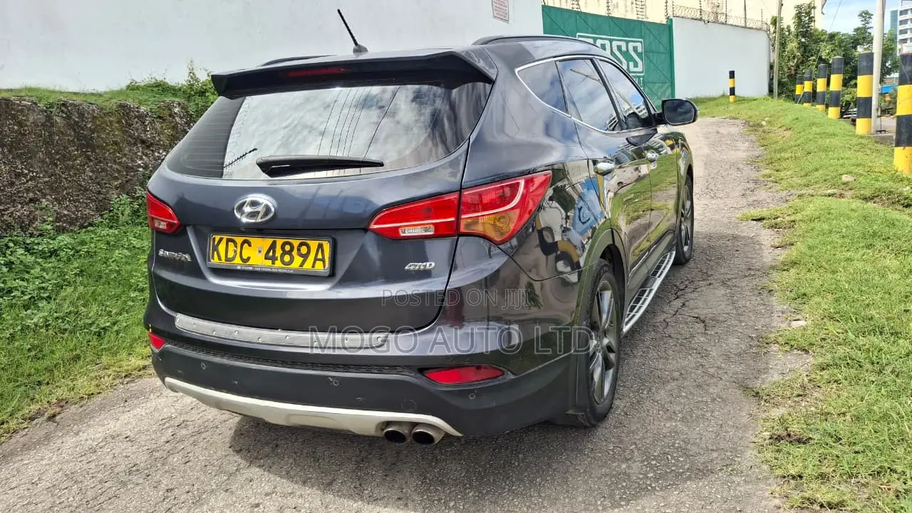 Hyundai Santa Fe 2015 Blue