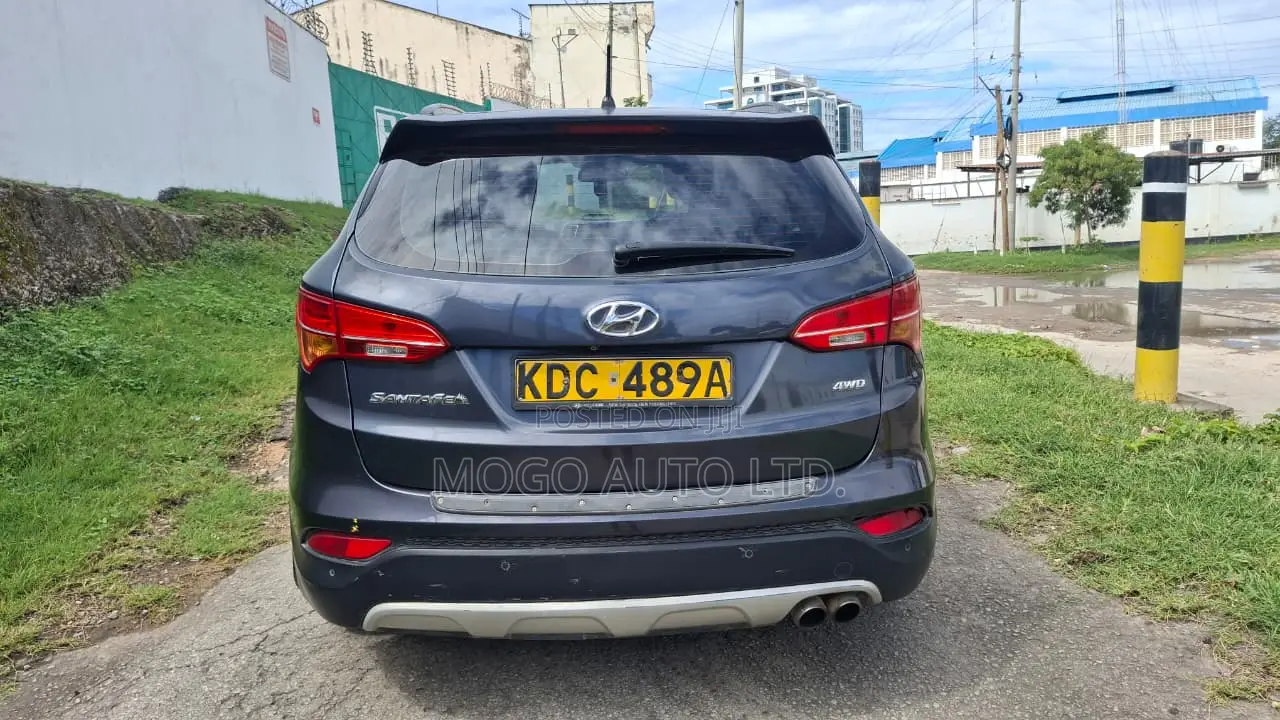 Hyundai Santa Fe 2015 Blue