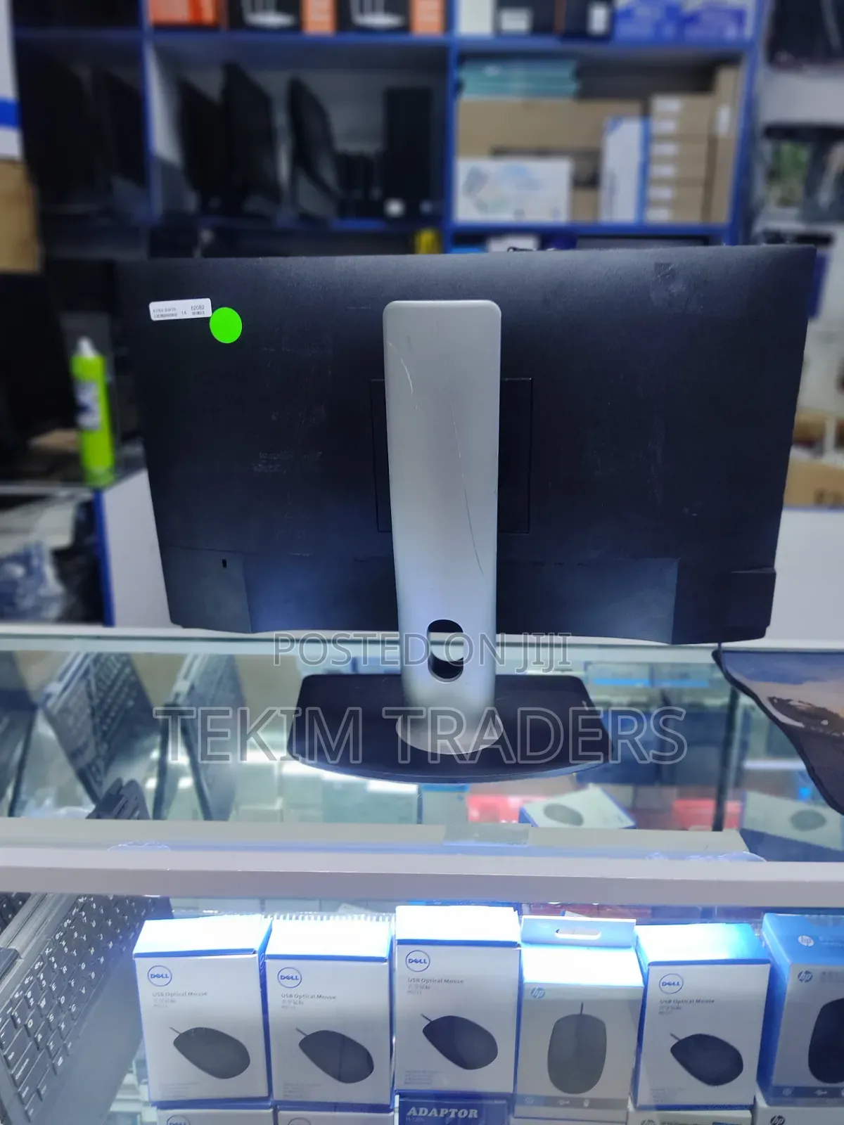 Dell Hd 23" _Slim Edge to Edge Design