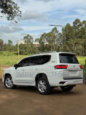 Toyota Land Cruiser Prado 2012 Pearl