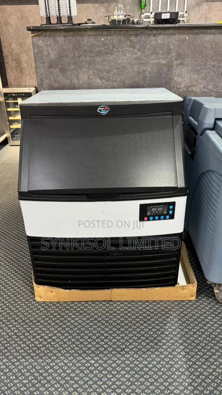 Freestanding Ice Cube Machine