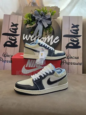Nike Sb Dunk Low "Coconut Milk Sneakers