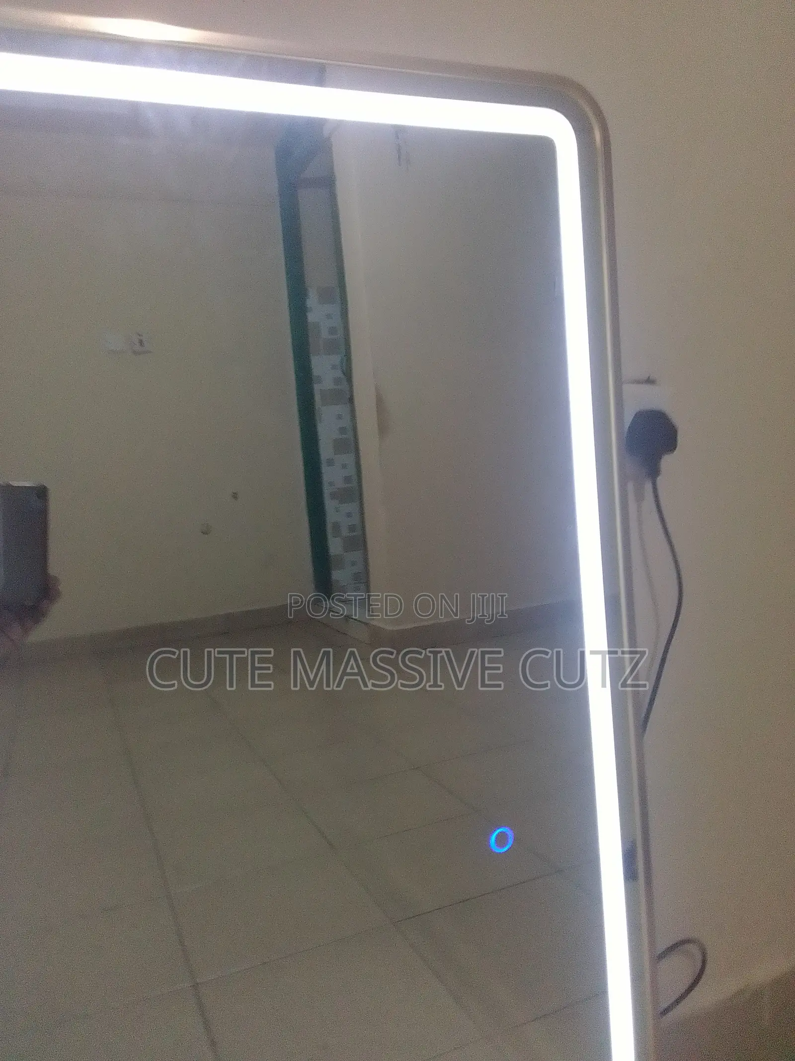 Mirror For Salon Kinyozi That Uses Electricity
