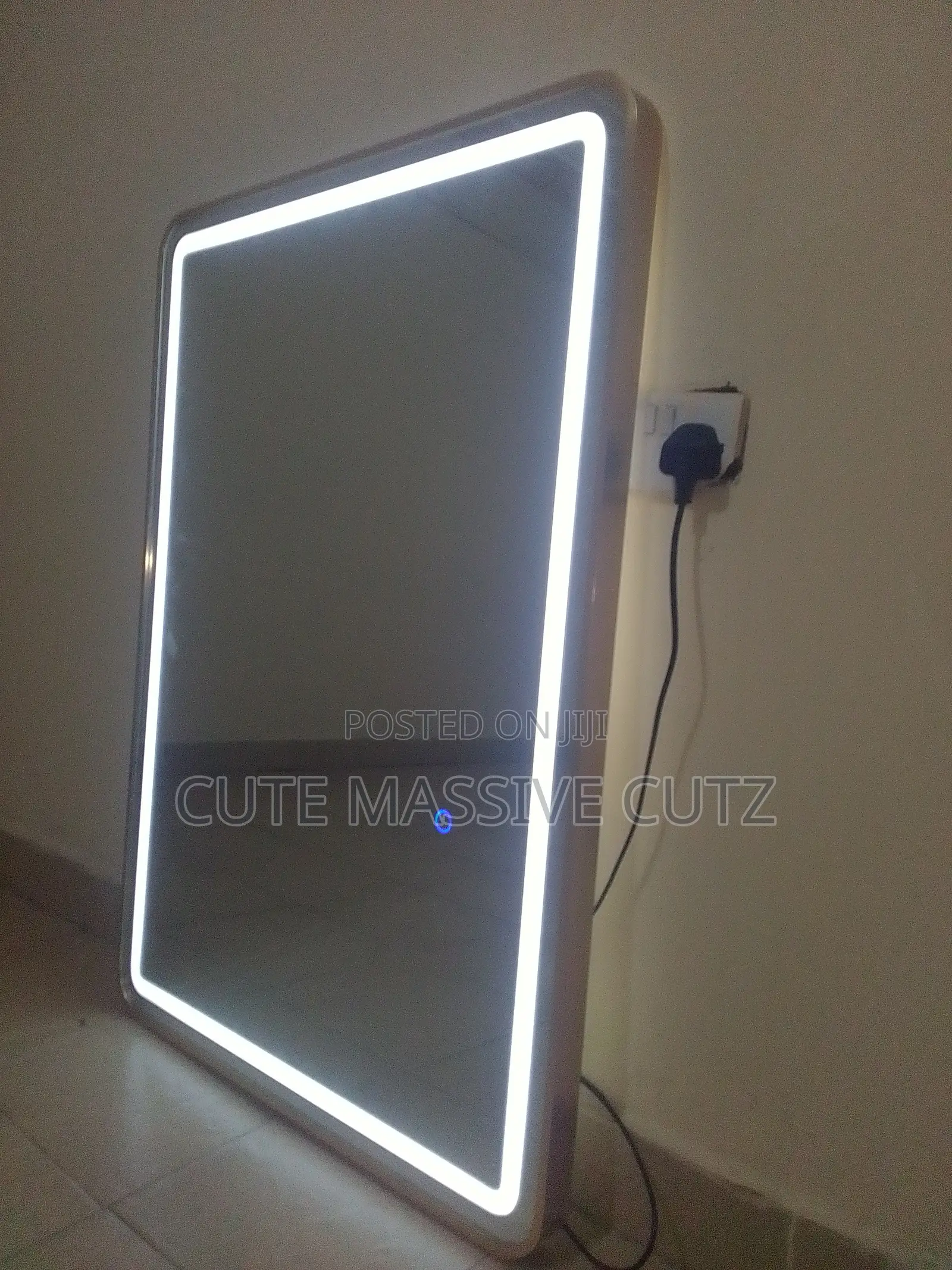 Mirror For Salon Kinyozi That Uses Electricity