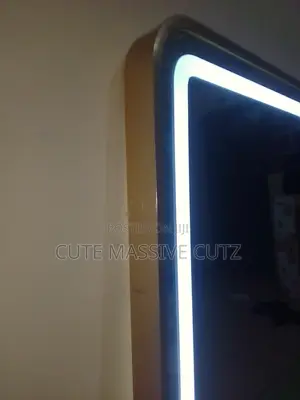 Mirror For Salon Kinyozi That Uses Electricity